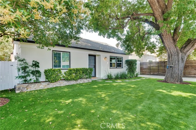 Detail Gallery Image 1 of 40 For 5550 Fallbrook Ave, Woodland Hills,  CA 91367 - 3 Beds | 2 Baths