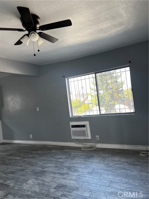 Detail Gallery Image 13 of 16 For 120 W 73rd, Los Angeles,  CA 90003 - 17 Beds | 7 Baths