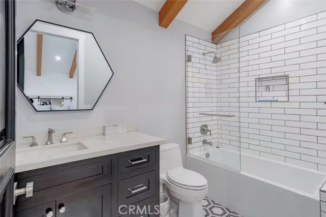 5225 Topeka Drive, Tarzana CA: https://media.crmls.org/medias/56e8aa76-89f7-438e-92c8-8955ebc24190.jpg