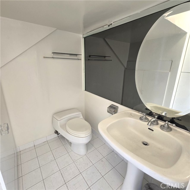 Detail Gallery Image 17 of 21 For 2035 Rangeview, Glendale,  CA 91201 - 3 Beds | 2/1 Baths