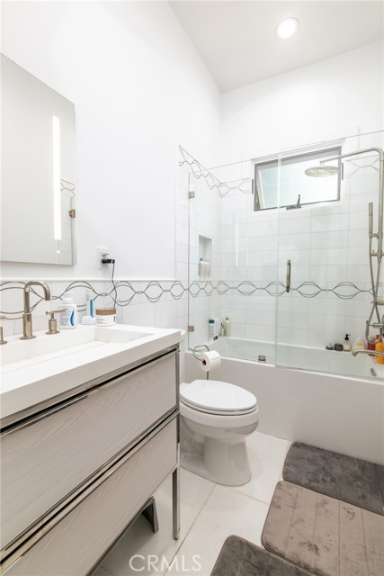 Detail Gallery Image 37 of 39 For 1949 N Catalina Street, –,  CA 90027 - 6 Beds | 5 Baths