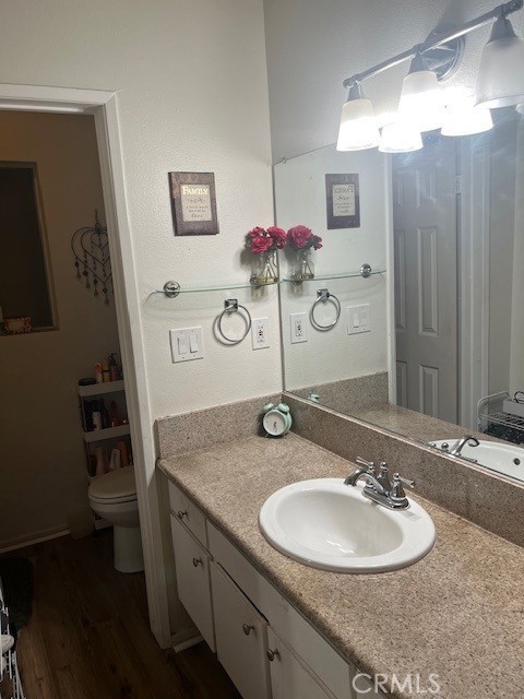 18307 BURBANK Boulevard # 41, Tarzana (los Angeles), California 91356, 2 Bedrooms Bedrooms, ,2 BathroomsBathrooms,Residential,For Sale,18307 BURBANK Boulevard # 41,CRSR24222104