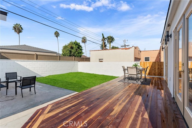 3945 S Norton Avenue, Los Angeles CA: https://media.crmls.org/medias/56eb276e-1759-4571-be8f-f238625d4cbd.jpg