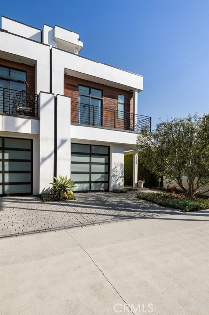 3660 Beethoven Street, Los Angeles CA: https://media.crmls.org/medias/56eb2da5-b836-44d7-8963-547367408308.jpg
