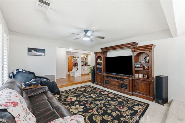 Detail Gallery Image 17 of 36 For 6479 N Blosser, Fresno,  CA 93711 - 4 Beds | 3 Baths