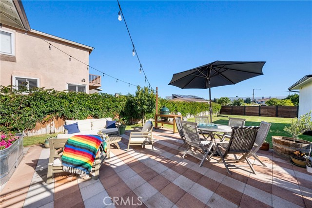 2408 Ives Lane, Redondo Beach, California 90278, 3 Bedrooms Bedrooms, ,Residential,Sold,Ives,SB21202682