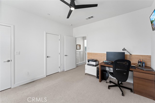 206 Alamo Court, Long Beach CA: https://media.crmls.org/medias/56edf044-90fa-43e3-85c0-9756d282d907.jpg
