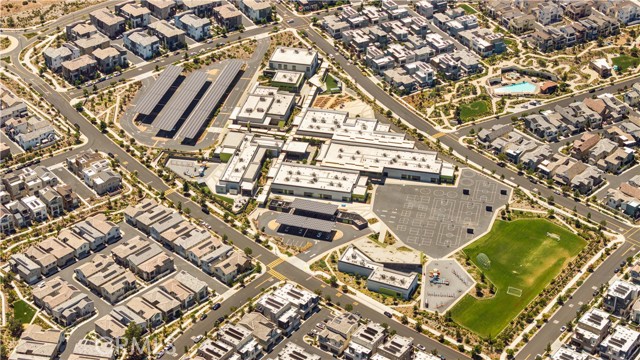 175 Baluster, Irvine CA: https://media.crmls.org/medias/56ee8fcb-550b-407a-ad33-428eb12cf760.jpg