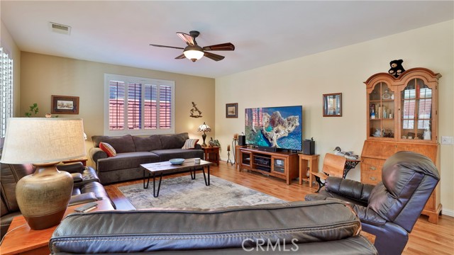Detail Gallery Image 14 of 55 For 215 Furyk Way, Hemet,  CA 92545 - 2 Beds | 2 Baths