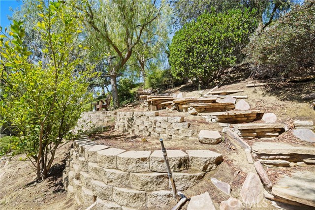 29123 Black Pine Way, Saugus CA: https://media.crmls.org/medias/56eea6ae-b2bd-474d-a3dd-6c497e5f75a7.jpg