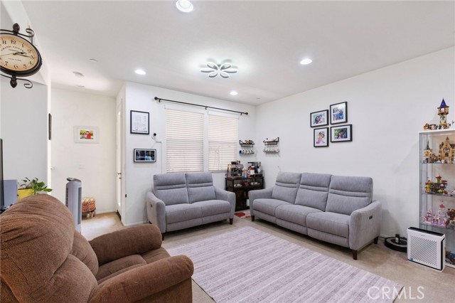 Detail Gallery Image 3 of 32 For 6340 Norma Ct, Corona,  CA 91752 - 3 Beds | 2/2 Baths