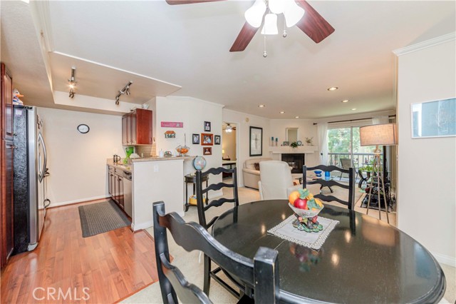 Detail Gallery Image 8 of 36 For 21450 Burbank Bld #211,  Woodland Hills,  CA 91367 - 2 Beds | 2 Baths