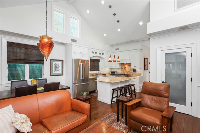 Detail Gallery Image 15 of 37 For 516 Poinsettia #B,  Corona Del Mar,  CA 92625 - 3 Beds | 3 Baths