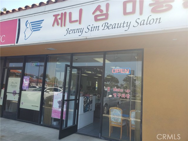 9240 Garden Grove Boulevard Ca 92844 83 900