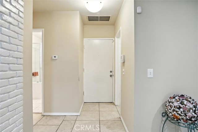 2709 W 109th Street, Inglewood CA: https://media.crmls.org/medias/56f0b881-8e79-49b4-8183-6c4d16ec28d8.jpg