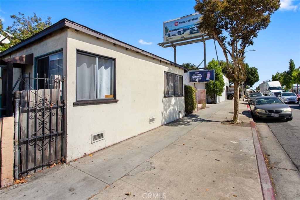 Triplex at 5929 Florence Avenue