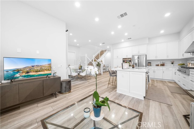 Detail Gallery Image 13 of 46 For 119 Glance, Irvine,  CA 92618 - 3 Beds | 2/1 Baths