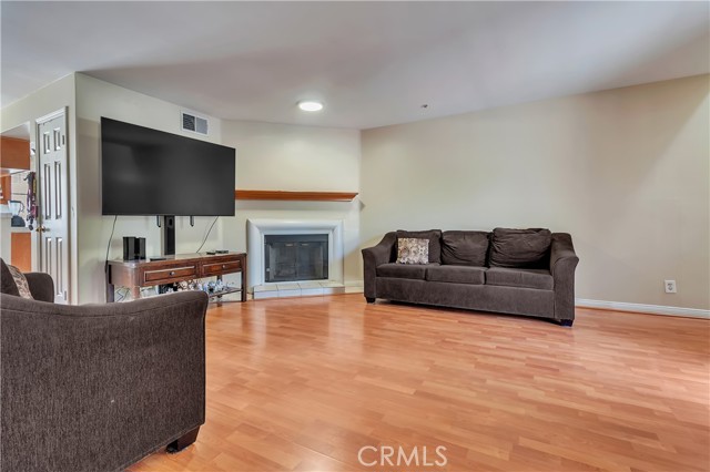9216 Tobias Avenue, Panorama City CA: https://media.crmls.org/medias/56f14b7c-c357-4cb8-a6cc-9427af20a404.jpg