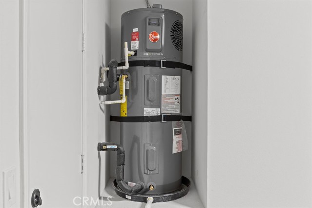 1249 Butterfly Way, Banning CA: https://media.crmls.org/medias/56f17543-1f89-492c-aef4-7ec9de8a30e1.jpg