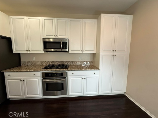 Detail Gallery Image 11 of 39 For 30505 Canyon Hills Rd #403,  Lake Elsinore,  CA 92532 - 2 Beds | 2/1 Baths