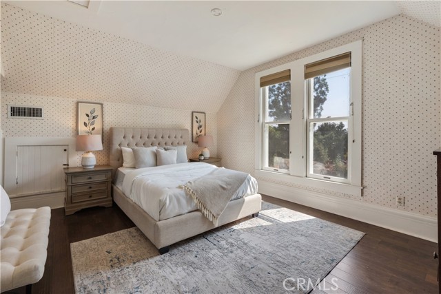 211 E Virginia Avenue, Glendora CA: https://media.crmls.org/medias/56f1bdbf-029b-4906-be6e-272113b3386b.jpg