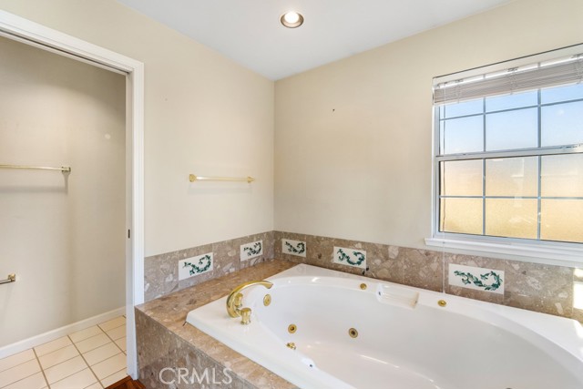 Detail Gallery Image 33 of 45 For 9721 Twin Creeks Ave, Stockton,  CA 95219 - 4 Beds | 2/1 Baths