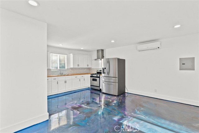 5937 Ranchito Avenue, Van Nuys CA: https://media.crmls.org/medias/56f2ce95-8d30-4ab3-ae8e-0ae0f4dcaad2.jpg