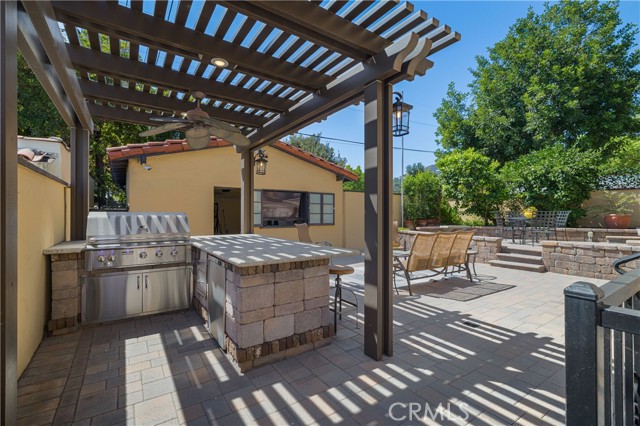 516 E Stocker Street, Glendale CA: https://media.crmls.org/medias/56f3600f-65e3-4e30-9bb2-6b86a6397f79.jpg