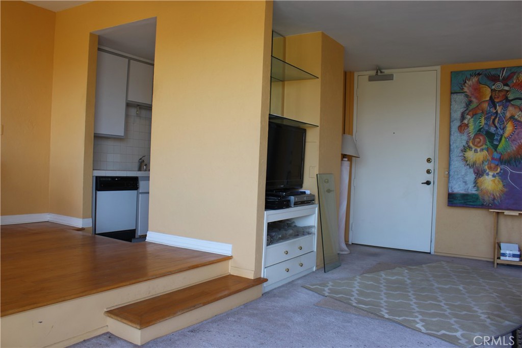 MLS #OC25167934 img 9