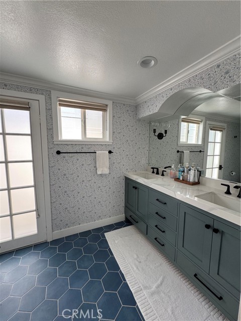 Detail Gallery Image 16 of 21 For 718 Fernleaf, Corona Del Mar,  CA 92625 - 3 Beds | 3 Baths