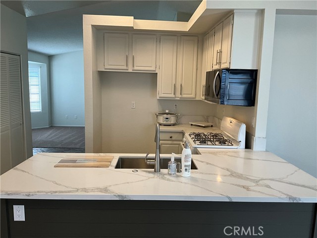 Detail Gallery Image 8 of 19 For 39513 Oak Cliff Dr, Temecula,  CA 92591 - 3 Beds | 2 Baths