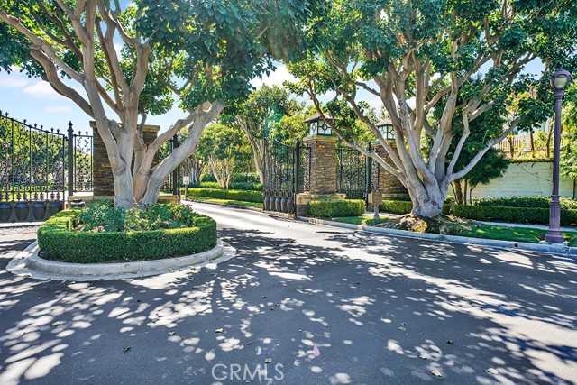 Detail Gallery Image 8 of 62 For 17 Crooked Stick Dr, Newport Beach,  CA 92660 - 5 Beds | 5/1 Baths