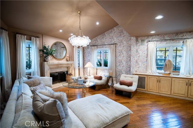 Detail Gallery Image 7 of 41 For 5770 E Lucia, Long Beach,  CA 90803 - 4 Beds | 1/2 Baths