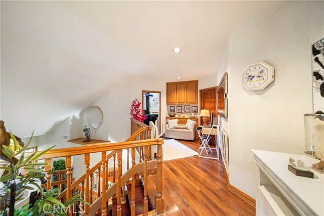 Detail Gallery Image 31 of 57 For 15562 Bronco, Canyon Country,  CA 91387 - 4 Beds | 4 Baths