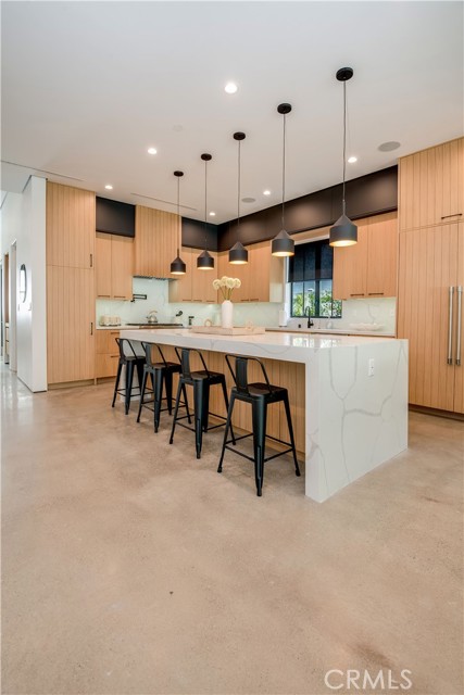 Detail Gallery Image 13 of 47 For 4734 Tobias Ave, Sherman Oaks,  CA 91403 - 4 Beds | 4/1 Baths