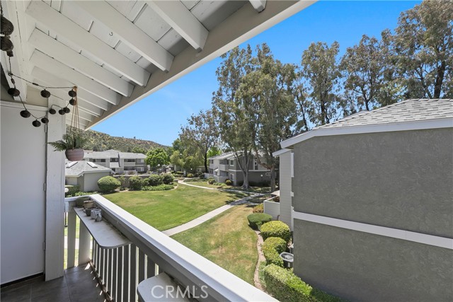 Detail Gallery Image 19 of 27 For 27646 Susan Beth Way #G,  Saugus,  CA 91350 - 2 Beds | 2 Baths