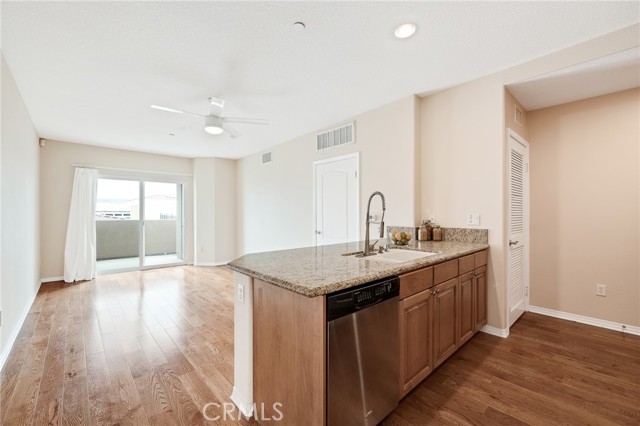 2750 ARTESIA BLVD, Redondo Beach, California 90278, 2 Bedrooms Bedrooms, ,2 BathroomsBathrooms,Residential,Sold,ARTESIA BLVD,SB23099709