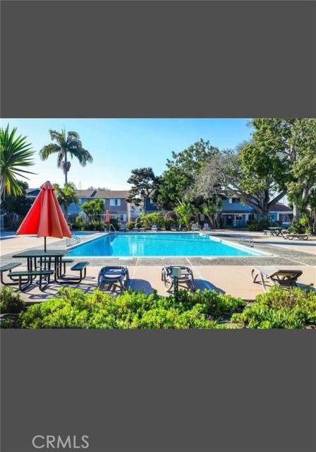10156 Holburn Drive, Huntington Beach CA: https://media.crmls.org/medias/56f7b36c-cafa-4317-b8fe-b8a98528971f.jpg