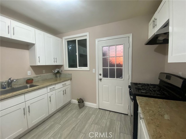 Detail Gallery Image 5 of 36 For 9258 Elm Ave, Fontana,  CA 92335 - 3 Beds | 2 Baths