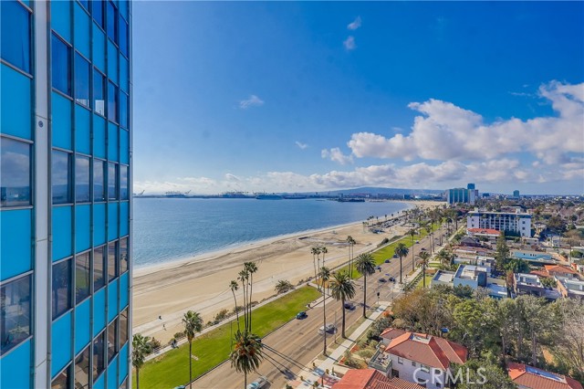 2999 E Ocean Boulevard, Long Beach CA: https://media.crmls.org/medias/56f934f1-faa7-44f9-978f-8644c561b0c3.jpg