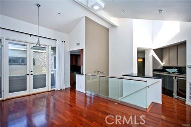 Detail Gallery Image 2 of 10 For 507 1/2 Narcissus Ave, Corona Del Mar,  CA 92625 - 3 Beds | 2 Baths