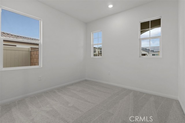 Detail Gallery Image 2 of 17 For 920 Porta Marina Ln, Lake Elsinore,  CA 92530 - 3 Beds | 2/1 Baths