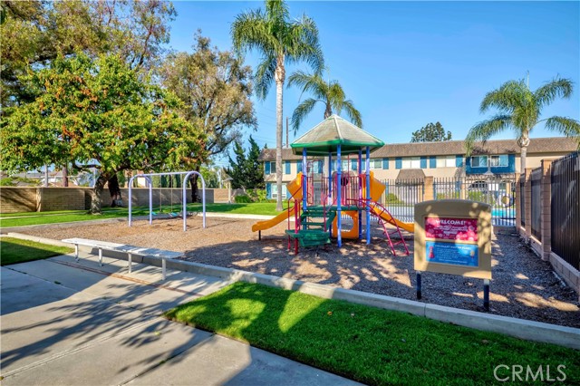 Detail Gallery Image 12 of 37 For 4394 Dina Ct, Cypress,  CA 90630 - 4 Beds | 2/1 Baths
