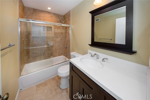 Detail Gallery Image 17 of 22 For 22044 Mayall St, Chatsworth,  CA 91311 - 4 Beds | 2/1 Baths