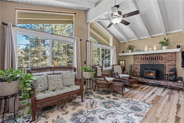 Detail Gallery Image 14 of 40 For 23445 Flume Canyon Dr, Wrightwood,  CA 92397 - 2 Beds | 1 Baths