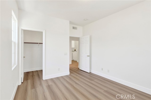 2 Grapevine, Irvine CA: https://media.crmls.org/medias/56fbb4b0-a8ef-4d56-80b0-64f3d241fd14.jpg