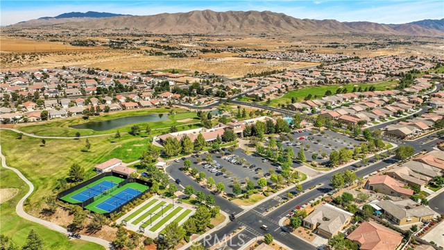 11300 River Run Street, Apple Valley CA: https://media.crmls.org/medias/56fc8b66-03ca-41e2-a620-dc812fc701d5.jpg
