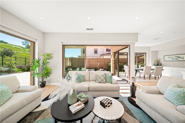 Detail Gallery Image 8 of 24 For 128 Spotted Quail, Irvine,  CA 92618 - 3 Beds | 2/1 Baths