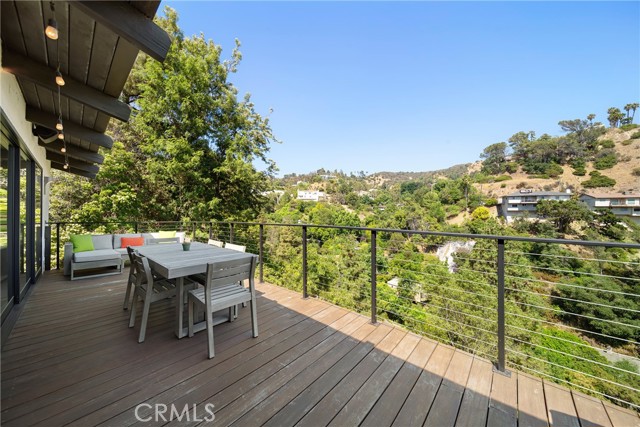 2522 Zorada Drive, Los Angeles CA: https://media.crmls.org/medias/56fd9882-027e-4994-81a1-ccc684e708c6.jpg