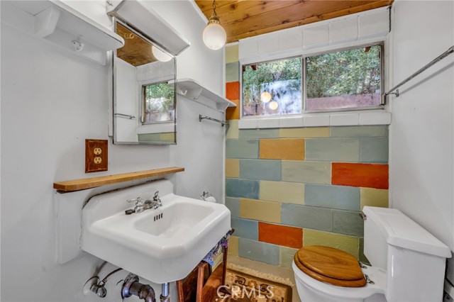 Detail Gallery Image 6 of 31 For 52555 Idyllmont Rd, Idyllwild,  CA 92549 - 2 Beds | 1/1 Baths